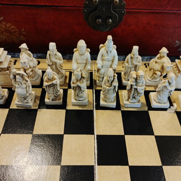 Original vintage clay chess set "Buddhist Warrior Monks", pre-owned. - Picture 3 of 9